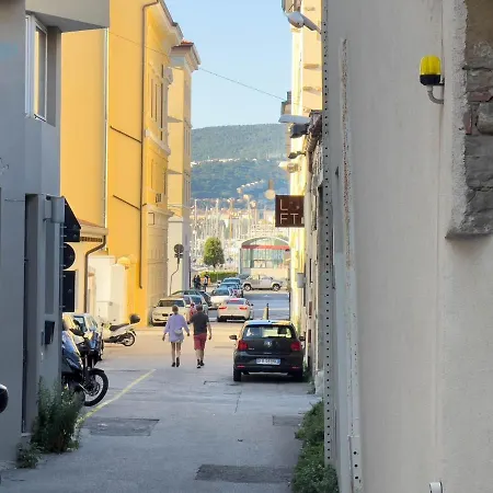 Economo B5 Tirabora Short Rent Apartment Trieste Exterior photo